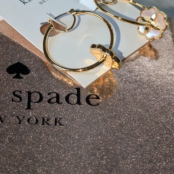 NWT Kate Spade Heritage Bloom Hoop Earrings - Picture 15 of 15